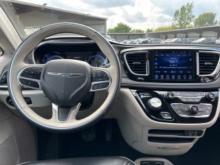 2017 Chrysler Pacifica Limited in Delavan, WI - Kunes Chevrolet Cadillac of Delavan