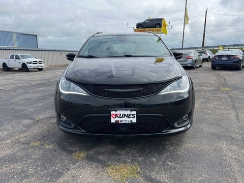 2019 Chrysler Pacifica Limited in Delavan, WI - Kunes Chevrolet Cadillac of Delavan